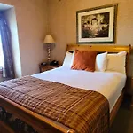 Altland House Inn & Suites