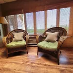 Altland House Inn & Suites