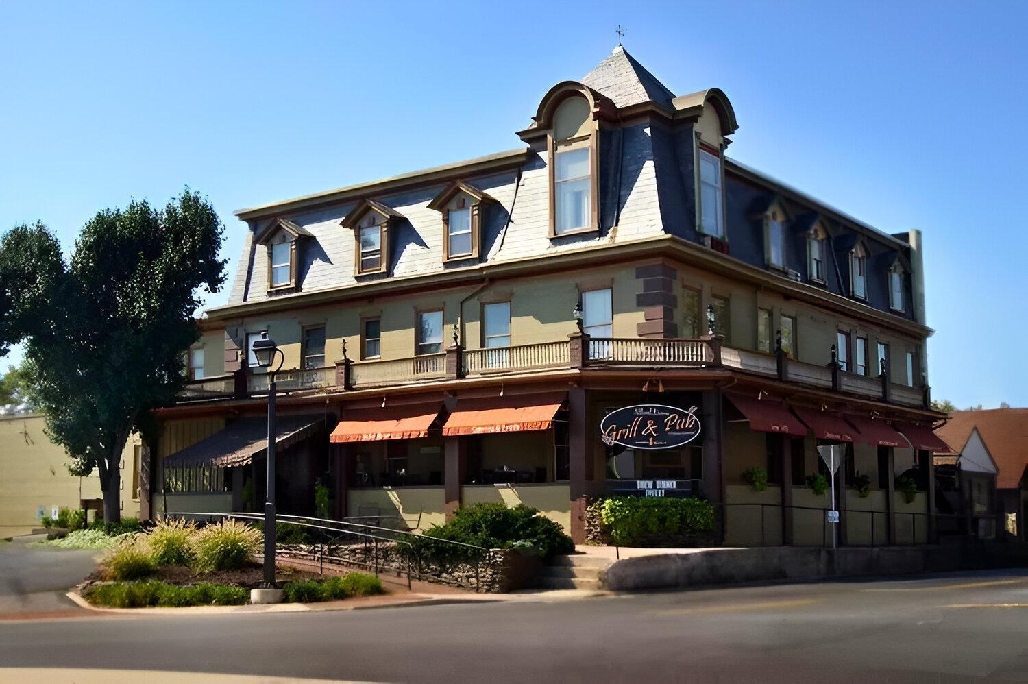 Altland House &