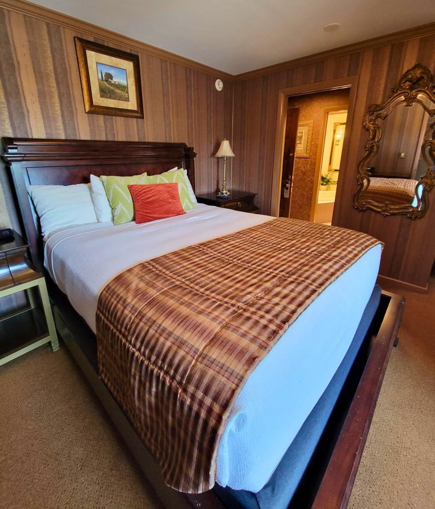 Altland House & Inn 3*